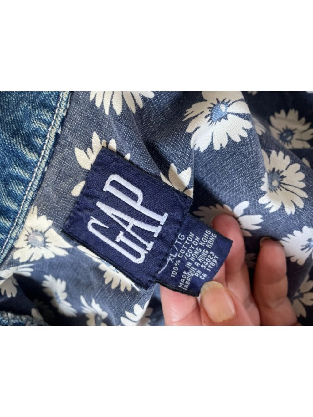 Gap 1969 Denim Jacket Women’s XL Navy Blue Trucker White Daisy Floral Interior - Picture 10 of 11
